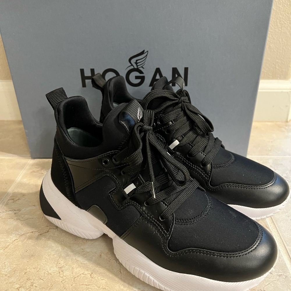 Excellent Condition Hogan Interaction Sneaker Bla… - image 5